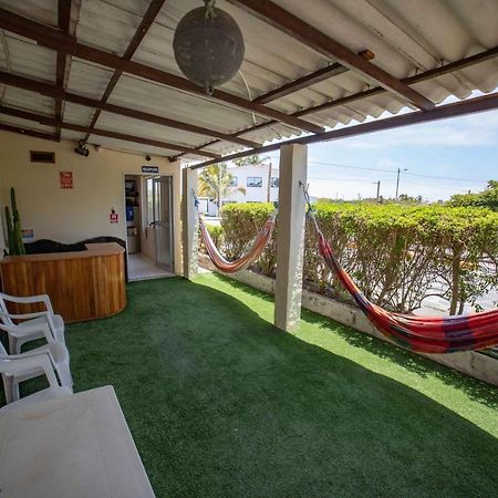 Hostal Gladismar Puerto Villamil Exterior photo