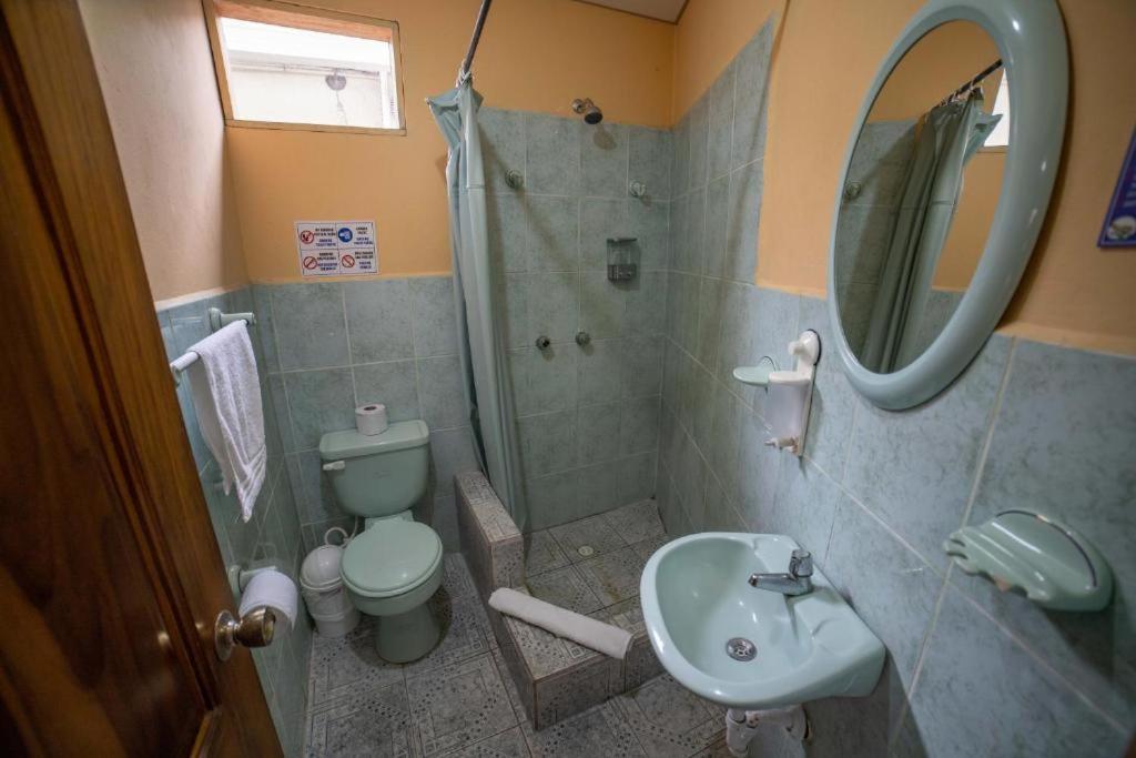 Hostal Gladismar Puerto Villamil Room photo