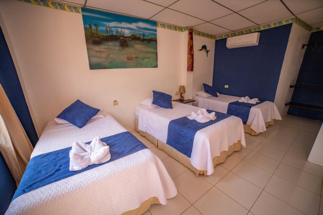 Hostal Gladismar Puerto Villamil Exterior photo