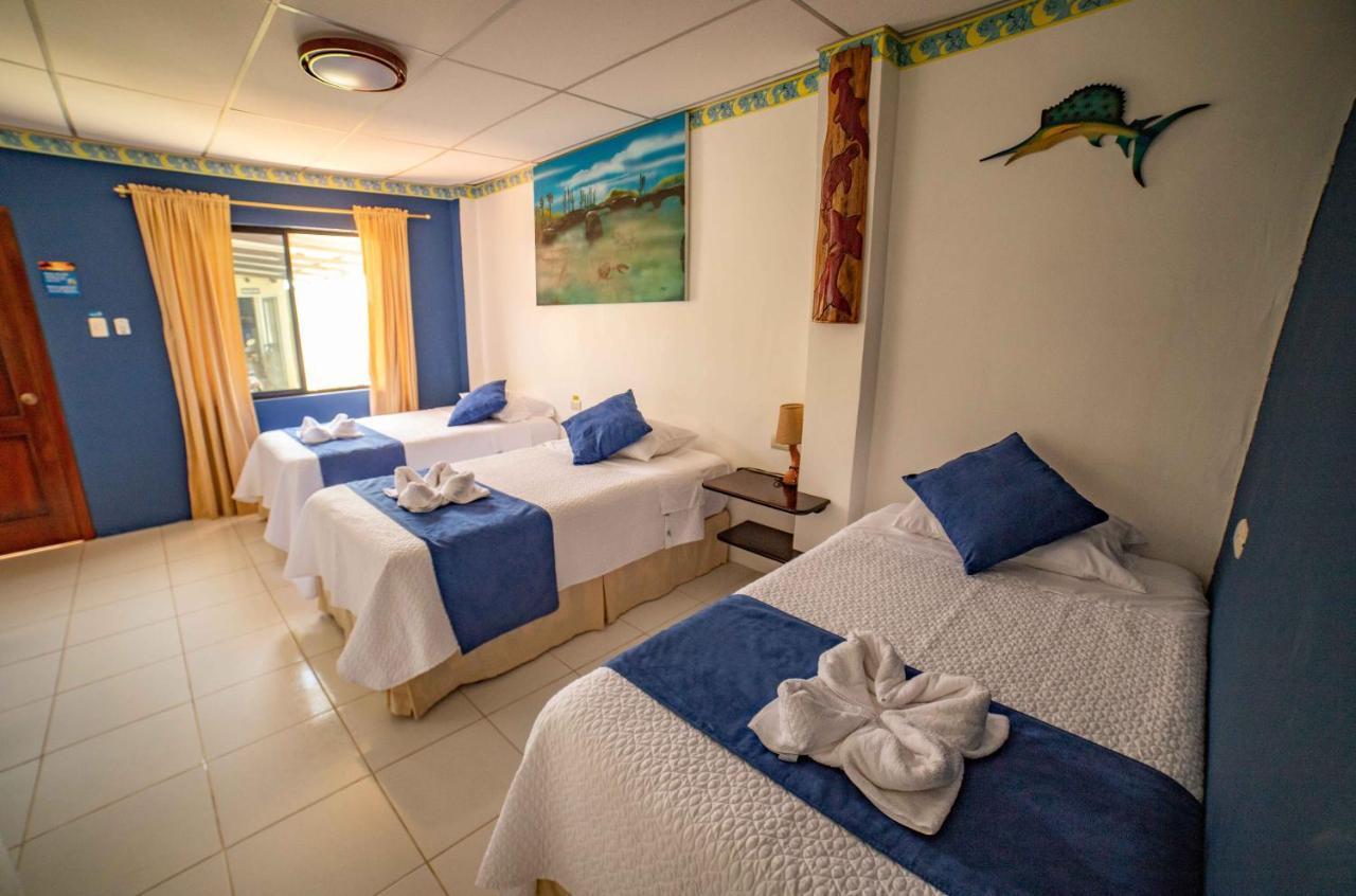 Hostal Gladismar Puerto Villamil Exterior photo